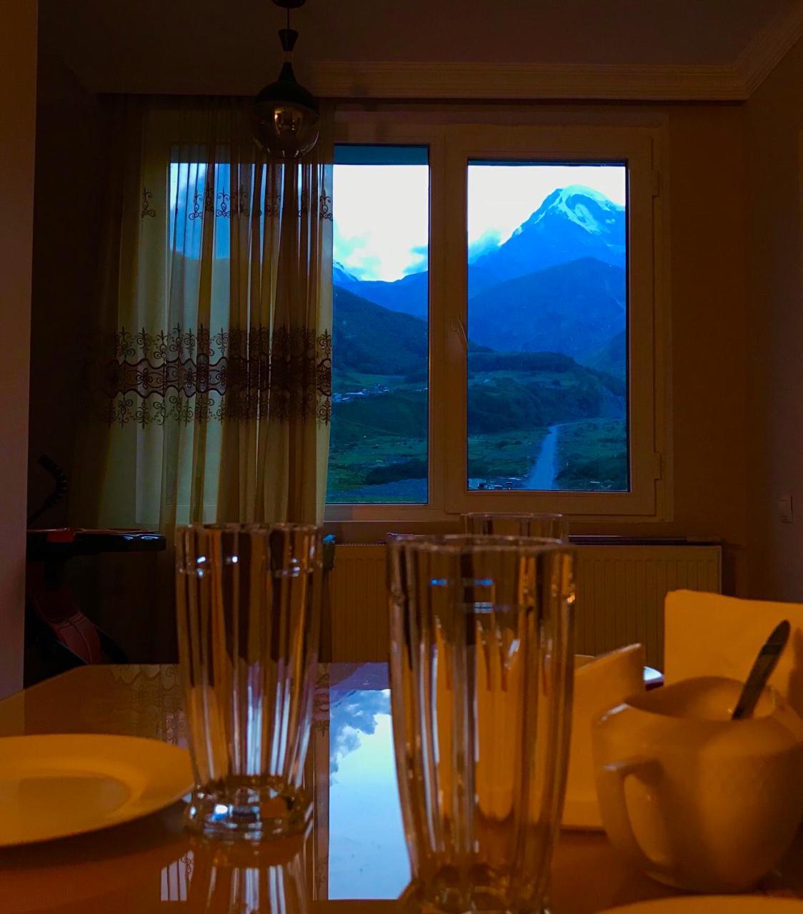 Riverside Kazbegi Buitenkant foto