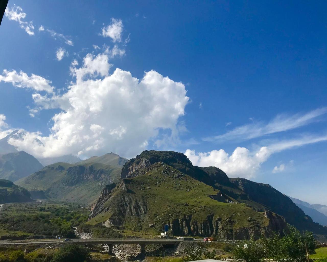 Riverside Kazbegi Buitenkant foto